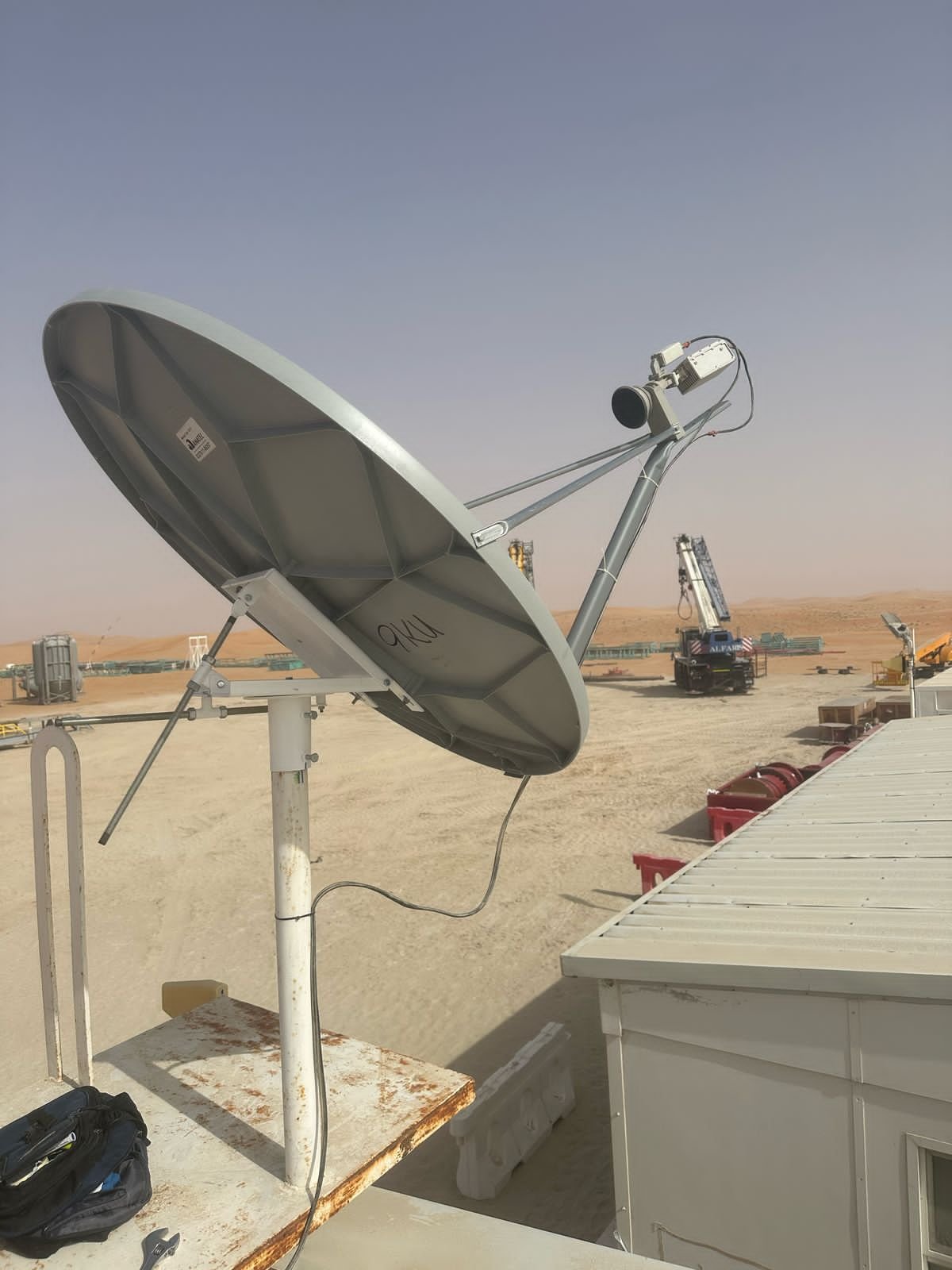 Fixed land VSAT satellite dish installation